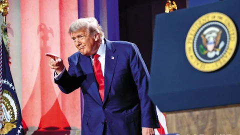 Trump chỉ mặt điểm tên TSMC mua 49% cổ phần cứu lấy ông lớn hết thời hoặc đầu tư 4000 tỷ đô la để hồi sinh đế chế