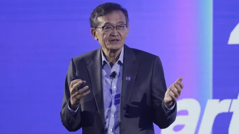 Trump yêu cầu tân CEO Intel từ chức. Chuyện gì đã xảy ra?