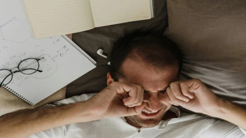5 dấu hiệu ở mắt cảnh báo thận không khỏe