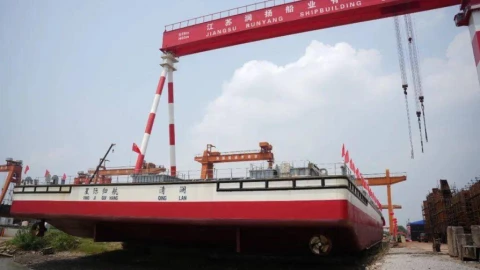 Trung Quốc hạ thủy tàu thu hồi tên lửa tái sử dụng đầu tiên
