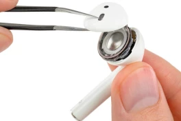 Giá sửa chữa các đời AirPods 2, 3, 4 và Pro chính hãng ở Việt Nam