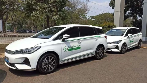 Grab ứng dụng AI đánh giá chất lượng xe chạy dịch vụ GrabCar Plus và Premium