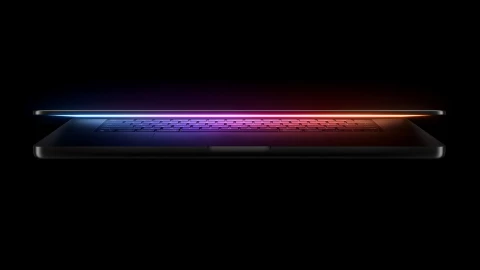Giấc mơ MacBook Pro OLED còn xa, fan chưng hửng vì Apple lại dời lịch ra mắt