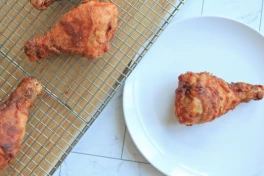 Biến tấu món gà rán hoàn hảo với bột tự nở: Không cần trứng!