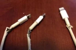 Tại sao cáp sạc Apple hay bị "toang" thế này?