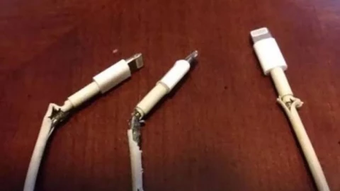 Tại sao cáp sạc Apple hay bị "toang" thế này?