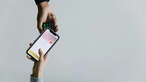 Người dùng vẫn dè chừng AI vì lý do phổ biến này