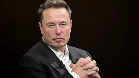 Elon Musk lùi kế hoạch đưa Starship lên sao Hỏa: Điều gì đang cản bước?