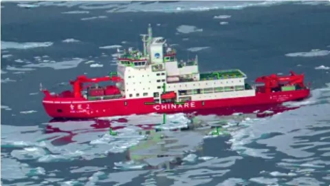 5 tàu phá băng Trung Quốc xuất hiện sát Alaska ngay trước khi Putin - Trump hội đàm. Để làm gì?