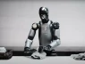 Robot hình người của Mỹ gây bất ngờ khi tự gấp quần áo khéo như kẹo kéo