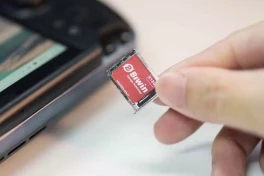 Độc lạ Trung Hoa: SSD nhỏ như thẻ SIM, tháo lắp bằng que chọc, tốc độ gấp 3 lần thẻ nhớ loại khủng
