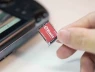 Độc lạ Trung Hoa: SSD nhỏ như thẻ SIM, tháo lắp bằng que chọc, tốc độ gấp 3 lần thẻ nhớ loại khủng