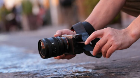 Sony chính thức bán ra bộ đôi ống kính zoom gọn nhẹ FE 16-25mm F2.8 G và 24-50mm F2.8 G tại Việt Nam, giá từ 29,99 triệu đồng