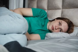 Mệt rã rời khi đến tháng: Nguyên nhân và cách khắc phục đơn giản