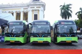 Tuyến xe buýt điện miễn phí VinBus E11 vừa được khai trương tại Hà Nội qua những tuyến phố nào?