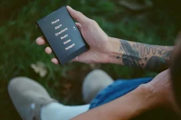 Đây là điện thoại cho người muốn “cai nghiện smartphone”: chỉ có giao diện trắng đen, không thể cài đặt app, đặc biệt là các app mạng xã hội