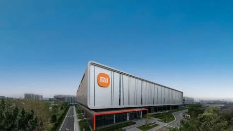 Doanh thu Xaomi tăng vọt 30%, lợi nhuận gấp rưỡi nhờ chiến lược cao cấp hóa và xe điện