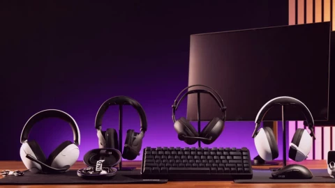 Từ sản xuất console, Sony bây giờ lấn sân sang cả phụ kiện gaming, lần đầu tiên ra mắt bàn phím cơ và chuột
