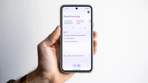 Tuyên bố mỗi lời nhắc văn bản AI chỉ dùng 5 giọt nước của Google bị giới khoa học chỉ trích