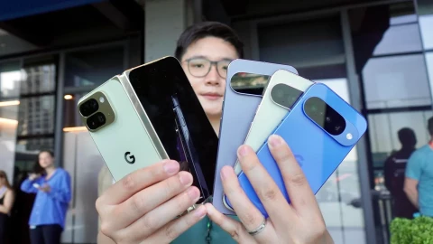 Google vừa sao chép tính năng tệ nhất của iPhone lên dòng Pixel 10