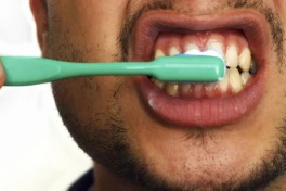 Tại sao một loại protein quen thuộc trong tóc và móng lại có thể giúp răng tự tái tạo?