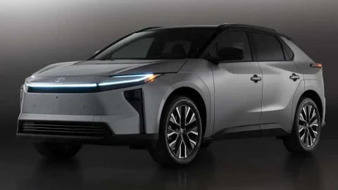 Toyota bZ 2026: Vì sao mẫu xe điện mới vừa yếu đi, vừa mạnh lên cùng lúc?