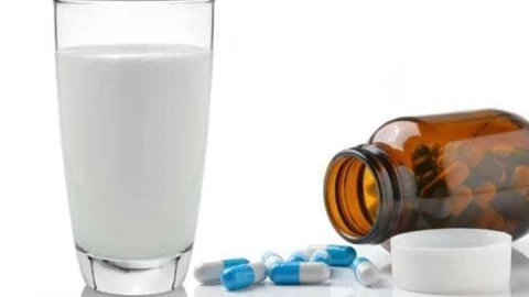 7 loại thuốc không uống cùng với sữa