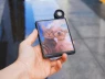 Smartphone AI "kỳ lạ": nhỏ như thẻ ngân hàng, camera lật, có cả internet toàn cầu miễn phí