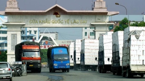 Việt Nam chi hơn 100 tỷ USD mua hàng Trung Quốc trong 7 tháng