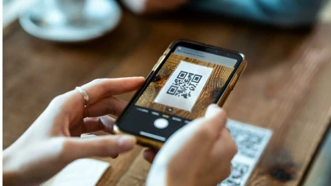 Giải mã "ma thuật" của mã QR: vì sao đã tạo ra hàng tỷ tỷ mã rồi mà vẫn không bị trùng nhau?