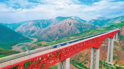 Điều gì khiến tuyến đường sắt Trung Quốc – Lào trở thành ‘cơn ác mộng’ của phương Tây?