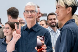 Apple khởi động kế hoạch 3 năm thiết kế lại iPhone