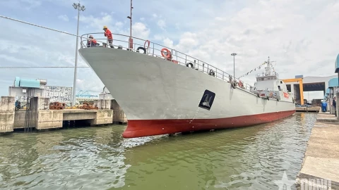 Truyền thông nước NATO ngạc nhiên với tàu đổ bộ chiến đấu đầu tiên Việt Nam vừa hạ thủy