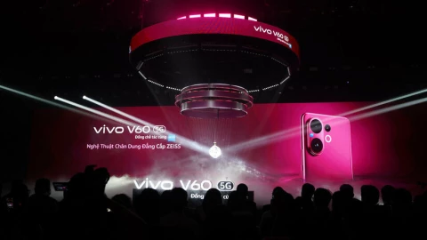 vivo V60 5G ra mắt tại Việt Nam: camera tele ZEISS, chip Snapdragon 7 Gen 4 đầu tiên, pin 6500mAh, sạc nhanh 90W, kháng nước IP69, cập nhật tới 6 năm
