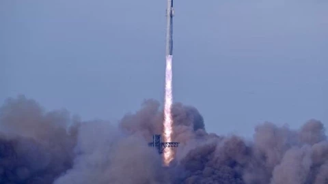 Sau nhiều lần nổ tung, Spacex cuối cùng đã phóng thành công siêu tên lửa Starship