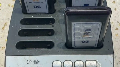 Thiết bị của quán trà sữa bị lỗi làm "tê liệt" cả một khu phố
