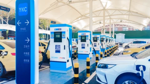 Trung Quốc đạt tỷ lệ 5 xe điện có 2 trụ sạc