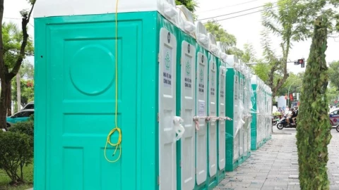 Hà Nội dựng 10 nhà bạt dã chiến, lắp hàng trăm nhà vệ sinh công cộng phục vụ người dân xem diễu binh 2/9 A80