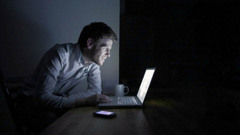 Ngủ muộn sau 1 giờ sáng và "cái giá" phải trả