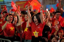 CHÍNH THỨC: Tặng 100.000 đồng/người cho toàn dân ăn Tết Độc lập