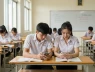 Hà Nội yêu cầu thu điện thoại của học sinh trước giờ học
