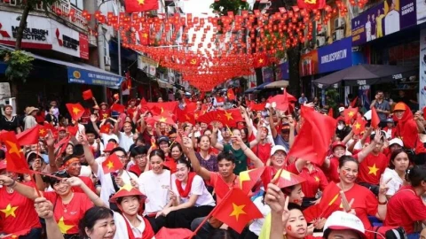 Đề xuất 3 phương án chi trả quà 100.000 đồng dịp Quốc Khánh 2/9 cho người dân cả nước