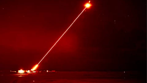 Có thể dùng vũ khí laser để bắn hạ tên lửa hay không?