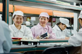 Apple yêu cầu các nhà cung cấp sử dụng robot trong sản xuất, hạn chế dùng công nhân