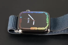Apple bị tố quảng cáo gian trá, không có cơ sở, "đào lửa" khách hàng
