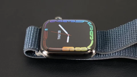 Apple bị tố quảng cáo gian trá, không có cơ sở, "đào lửa" khách hàng