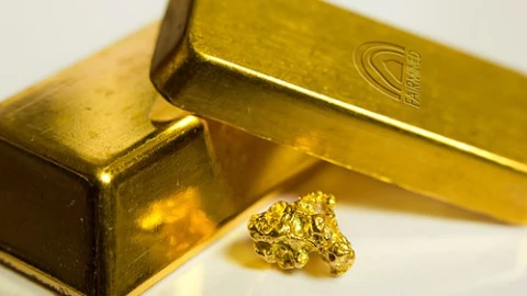 Vàng lập kỷ lục mới: Có nên mua vào lúc này?