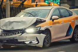 Tại sao một số vị trí trên ô tô va chạm nhẹ là biến dạng lại là tính năng?