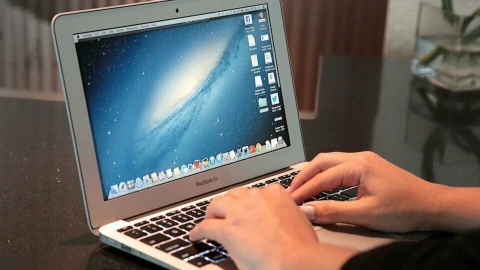 Tạm biệt một huyền thoại: Chiếc MacBook nhỏ gọn nhất đã trở thành đồ "lỗi thời"