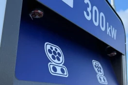 Cười ra nước mắt: nạn phá trạm sạc xe điện để cắt cáp đồng đem bán ở quốc gia châu Âu giàu có